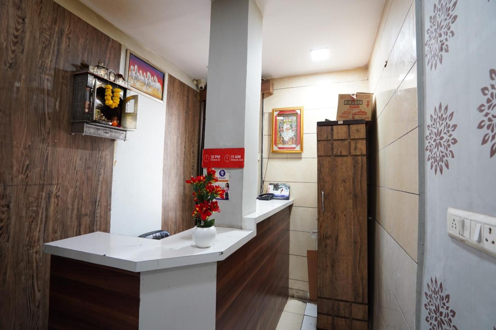 Hotel Sai Inn, Ahmedabad Airport Exterior photo